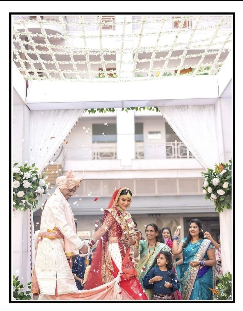 My name is  akshay &  meri shadi 5 february ko amita ji ke sath hui hai or ham dono ki sathi perfect jeevansathii company ne karwai hai main jeevansathii company Thankyou