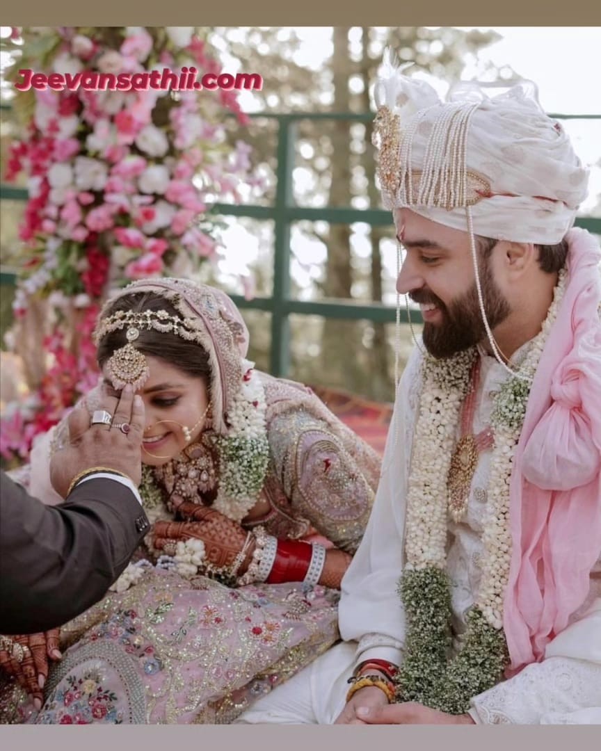 "S Smile is soo Infectious' we're Lovinf=g Every Frame Of This Album