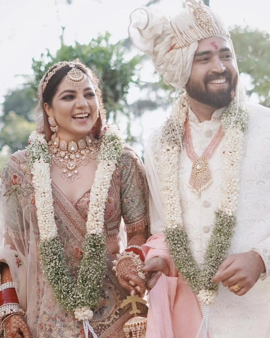 "S Smile is soo Infectious' we're Lovinf=g Every Frame Of This Album