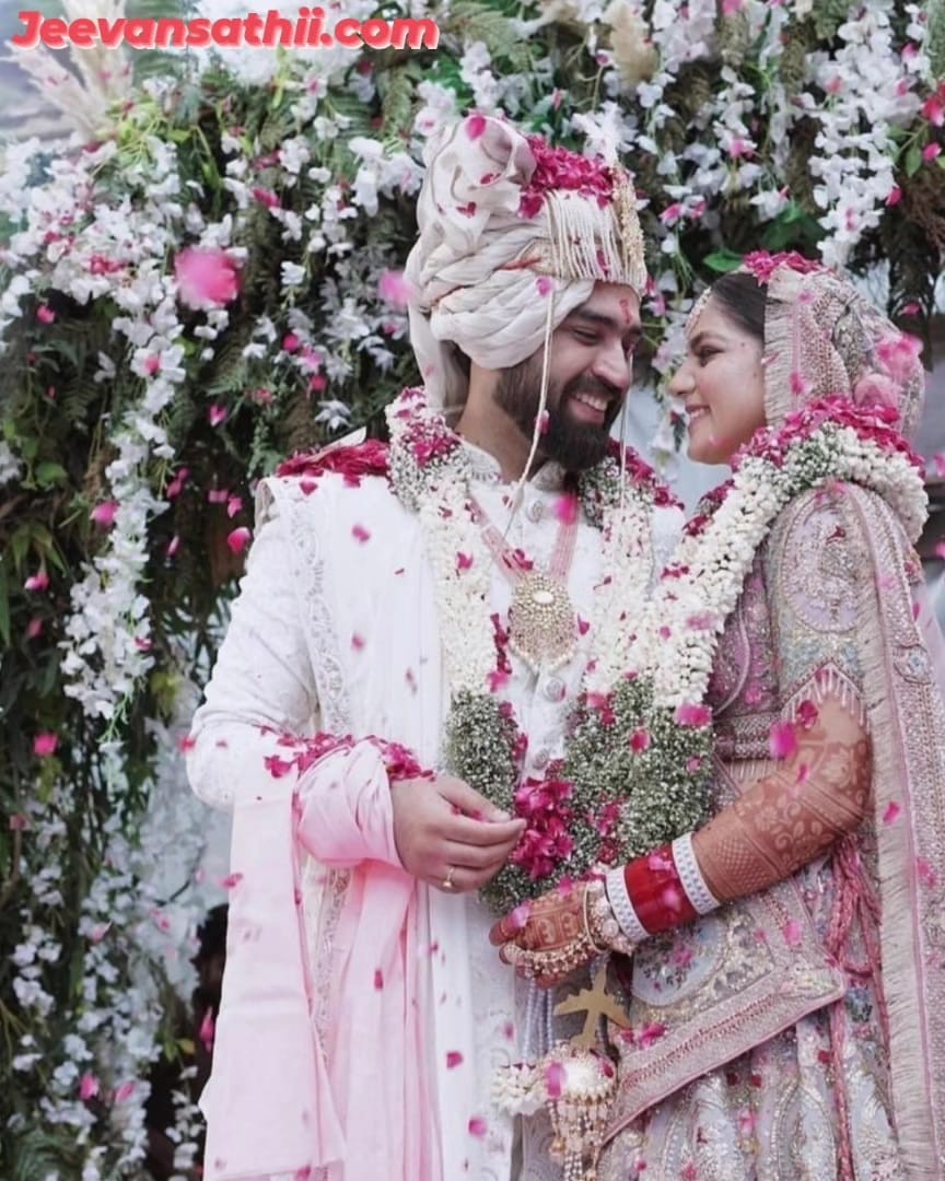 "S Smile is soo Infectious' we're Lovinf=g Every Frame Of This Album